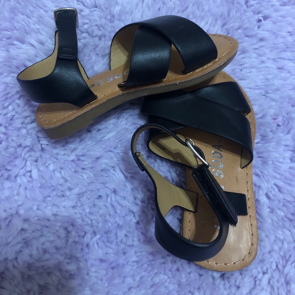 Black toddler sandal size 5